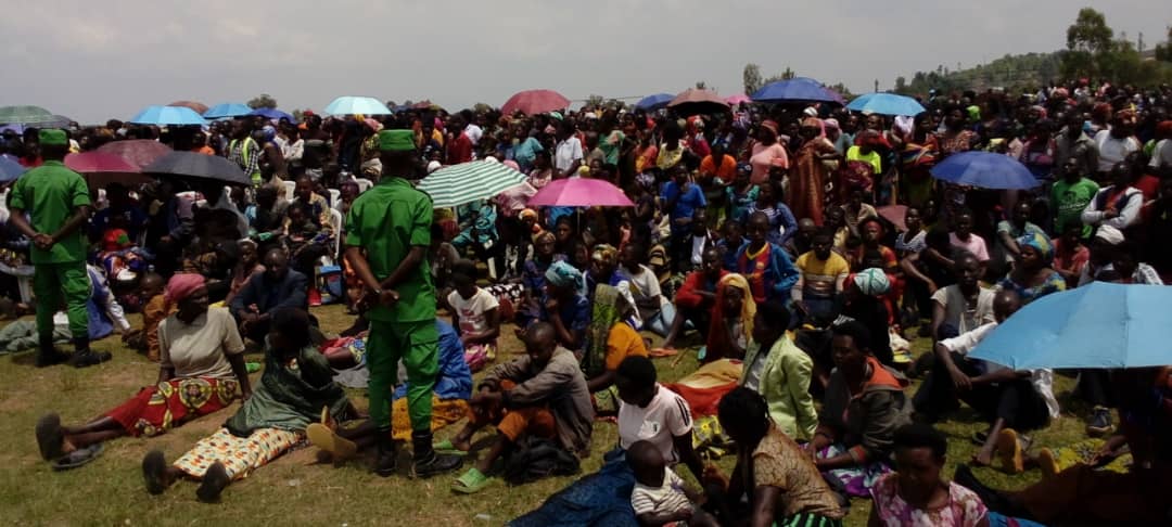 Abaturage benshi bari baje kumva urubanza