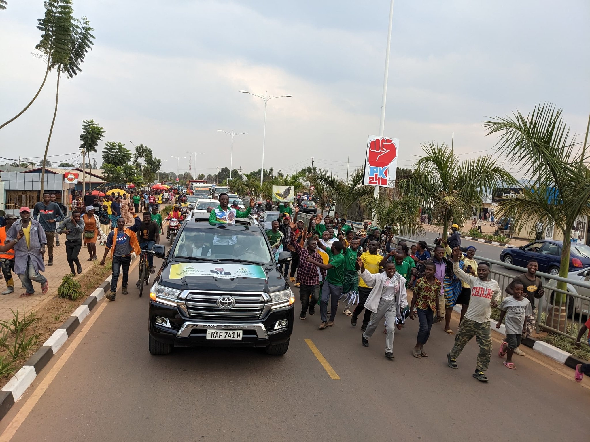 Abaturage ba Gahanga bari benshi bakira Dr. Frank Habineza