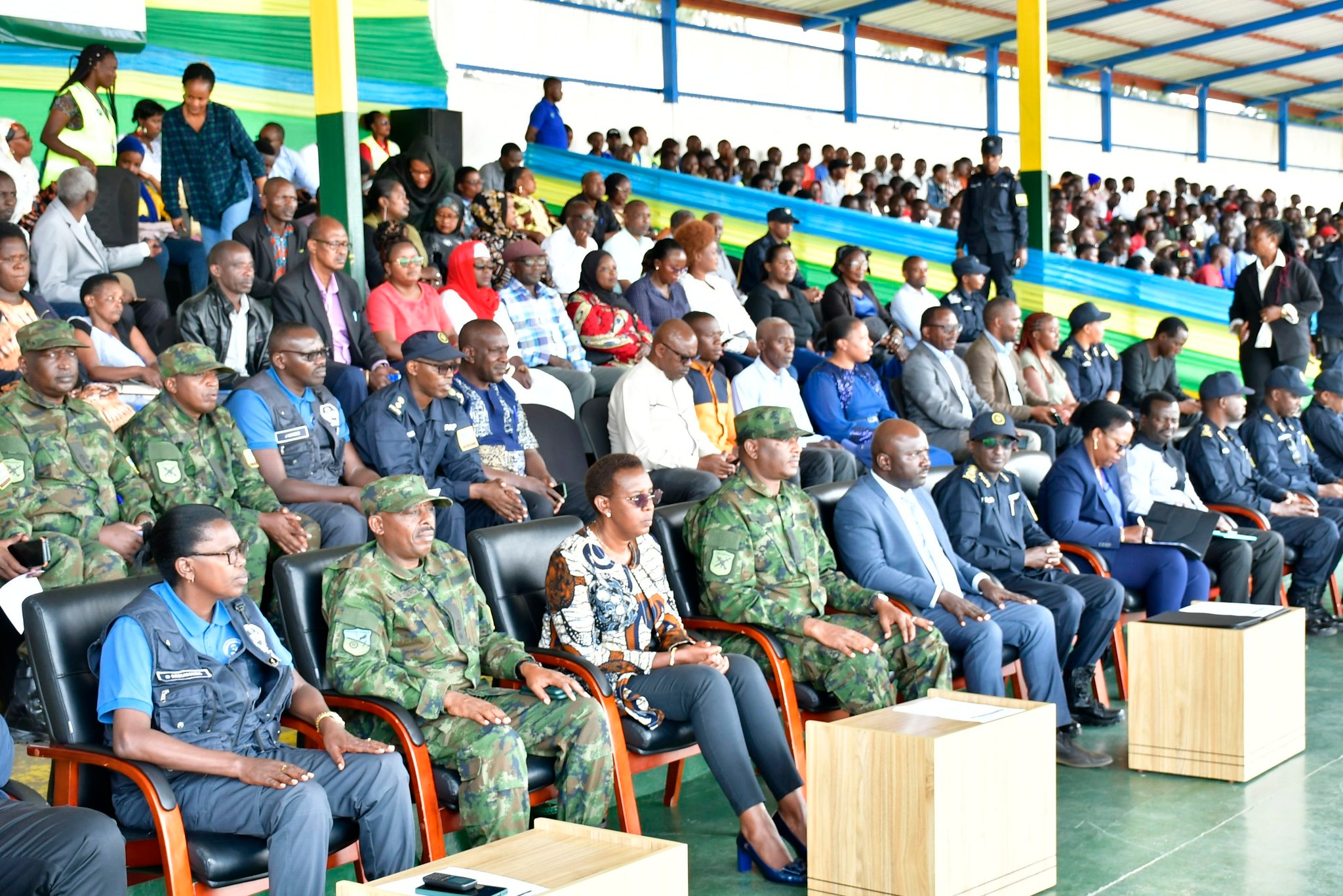 Abaturage baganiriye n'abayobozi