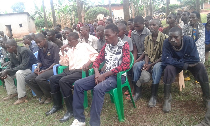 Isomwa ry'urubanza ryabereye mu ruhame rw'abaturage, aho icyaha cyabereye.