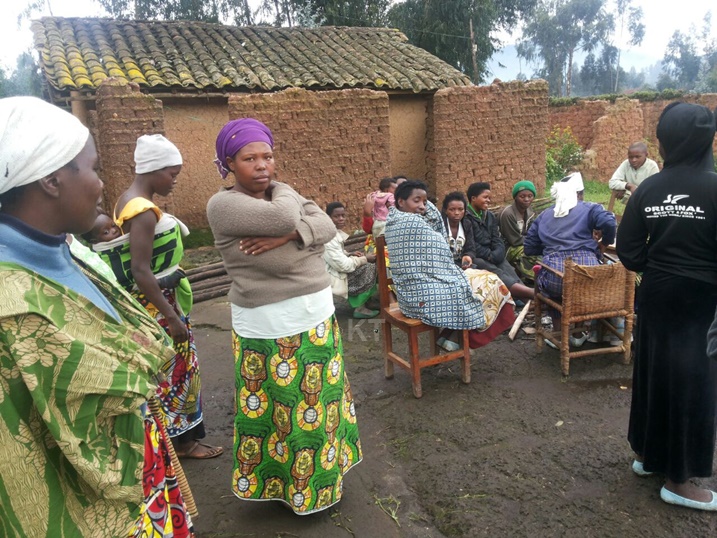 Abaturage baribaza iherezo ry'ibi biza bimaze guhitana abantu batandatu bikangiza n'amazu.