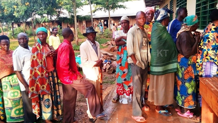 Abaturage bazindutse batora kugira bisubirire mu mirimo