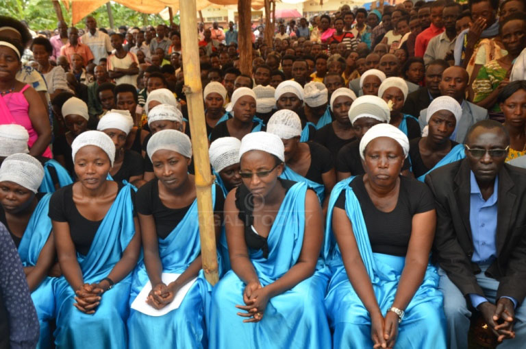 Abaturage bo mu murenge wa Nzahaha bavuga ko baciye ukubiri no kujya guhahira ahandi 