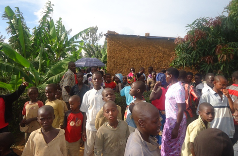 Abaturage bari urujya n'uruza bareba ibyabaye. 