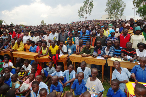 Abaturage ba Gakenke bashimwe uruhare bagize mu kugarura umutekano. (Photo: N. Leonard)