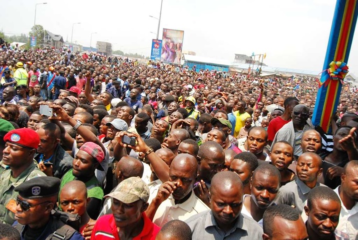 Abaturage ibihumbi banyuzwe n'icyemezo cyo gufungura umupaka amasaha 24.