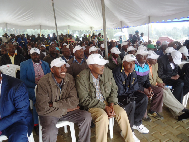 Abaturage n'abagize Koperative COIMU bitabiriye uyu muhango wo gutangiza uru ruganda