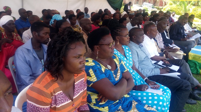 Abatuye mu Murenge wa Tumba harimo abakuru b'imidugudu n'abagize inama njyanama y'uyu Murenge na bo bari bahari