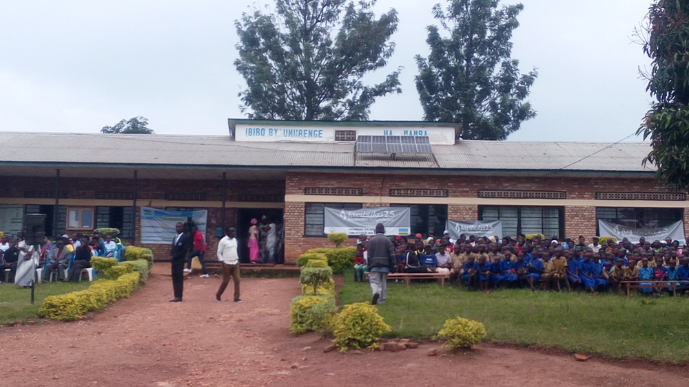 Abatutsi bari bahungiye muri ibi biro byari ibya Komine Muyaga bamwe bicwa n'umuvundo, abandi bicwa n'inkongi y'umuriro kuko batwikiwe muri iyi komine