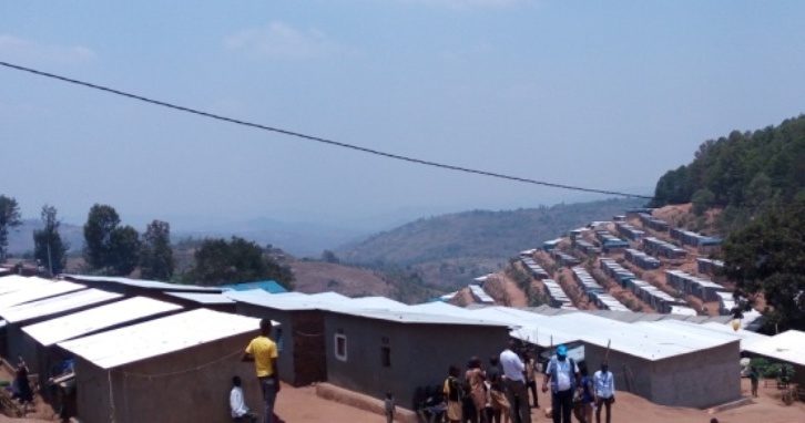 Abatuye mu nkambi ya Mugombwa i Gisagara bifuza gufashwa kurwanya nyakatsi yo ku buriri