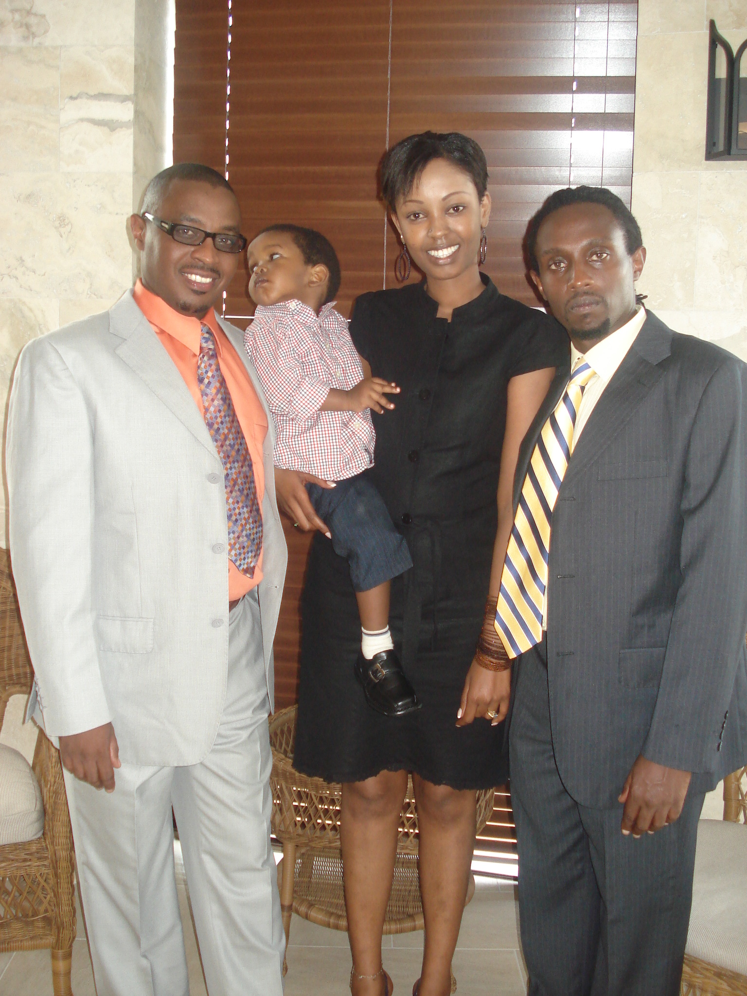 Abandi bavandimwe ba Gasana hamwe na mubyara wabo