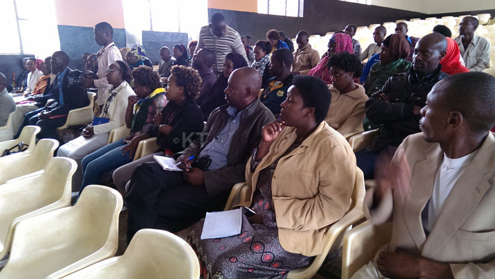 Abavumvu babwirwa uburyo babonye isoko