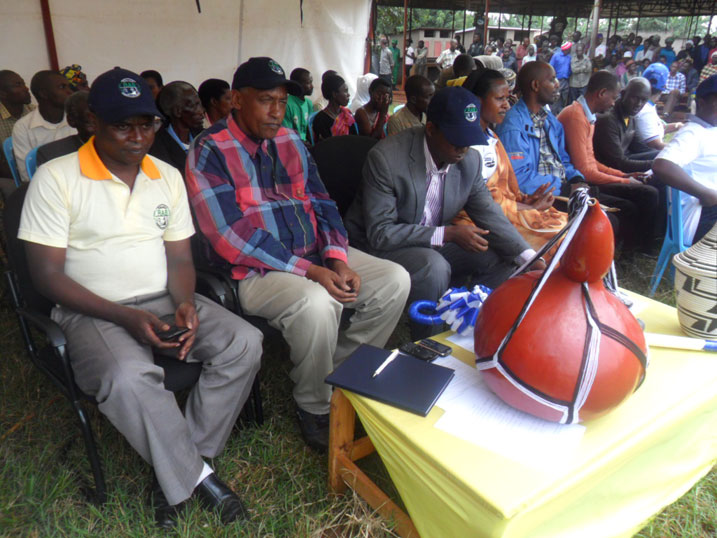 Abayobozi barasaba abaturage kugira gahunda ya Girinka iyabo.