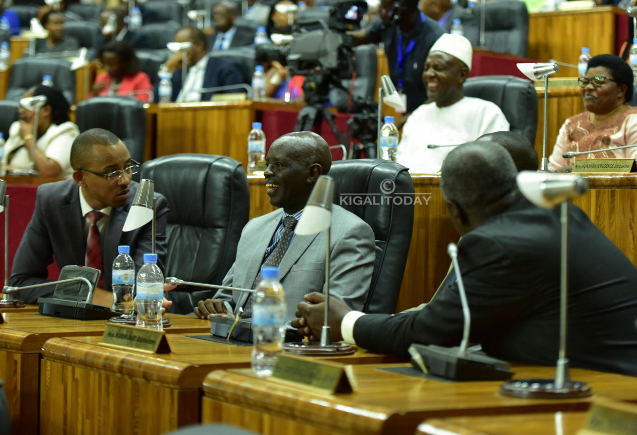 Abayobozi bo nzego zitandukanye bari bitabiriye uwo muhango.