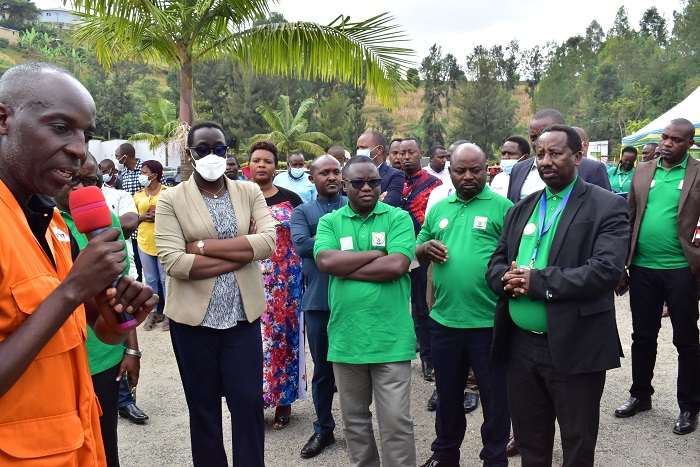 Abayobozi basobanuriwe uko imurikabikorwa ryatangiye n'ibizakorerwamo