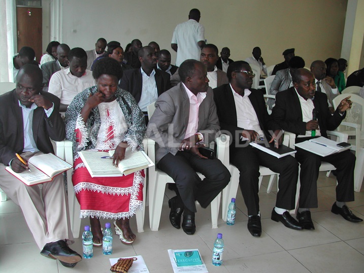 Abayobozi b'uturere bahangayikishijwe n'uko uyu muhigo wa Biyogazi utazashyirwa mu bikorwa.