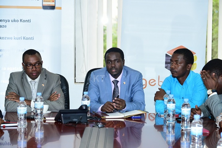 Abayobozi ba COGEBNQUE hamwe n'abagize itsinda ritegura Miss Rwanda.