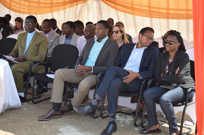 Abitabiriye umuhango wo gufungura ku mugaragaro ayo macumbi bashimiye Partners in Health