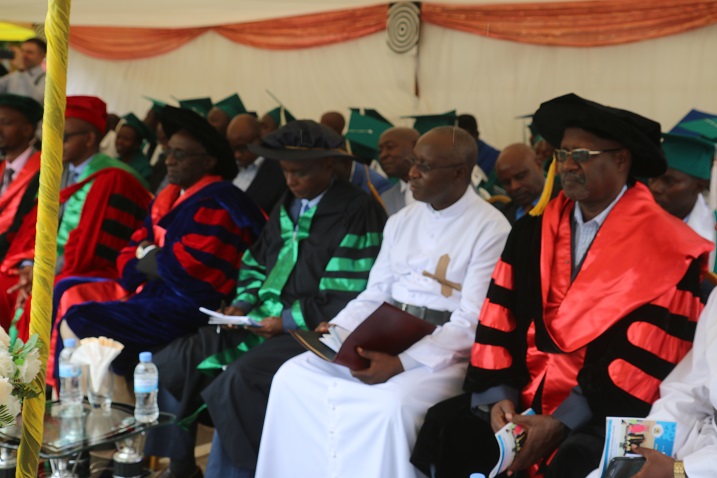 Abayobozi basabye abarangije gukemura ikibazo cy'ubushomeri bahanga akazi