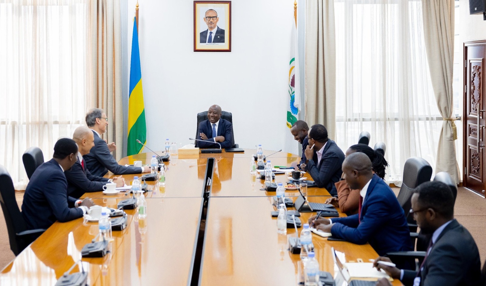 Abayobozi batandukanye barimo Minisitiri w'Uburezi na Minisitiri w'Ubuhinzi n'Ubworozi bitabiriye ibi biganiro 