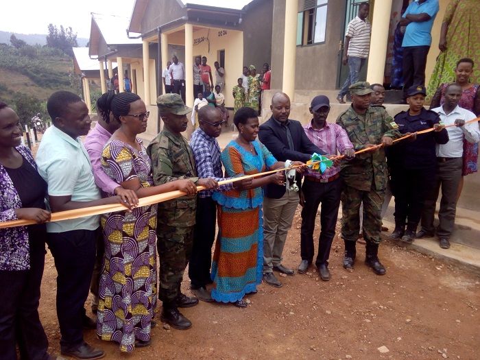 Abayobozi batandukanye bataha izo nzu