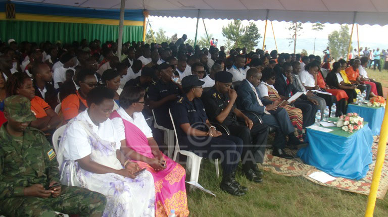 Abayobozi batandukanye bari bitabiriye uwo muhango 