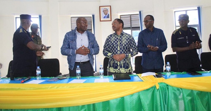 abayobozi bitabiriye inama n'aborozi n'abacuruzi b'amata