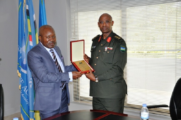 Abayobozi bombi bashimangira ubufatanye