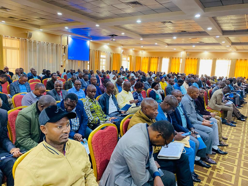 Abayobozi b'ibigo by'amashuri bifuza ko umusanzu bagenerwaga na Leta wakwiyongera kugira ngo uzibe icyuho gishobora guterwa no kugabanuka kw'umusanzu w'ababyeyi