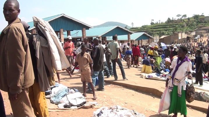 Abenshi mu isoko rya Viro bacururiza hasi.