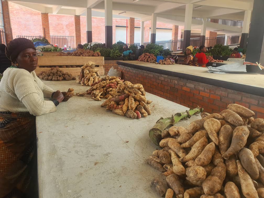 Abenshi bahisemo kwicuruziza ibijumba kubera ko bihendutse