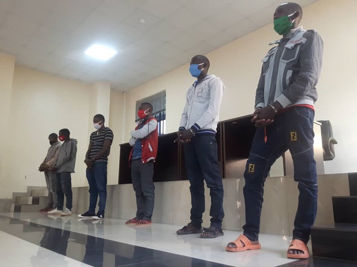 Aba basore bakekwaho kwiba aba agents ba Mobile Money