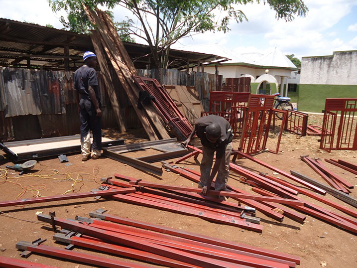 Abagezweho n'umuriro w'Amashanyarazi bihangiye umurimo.