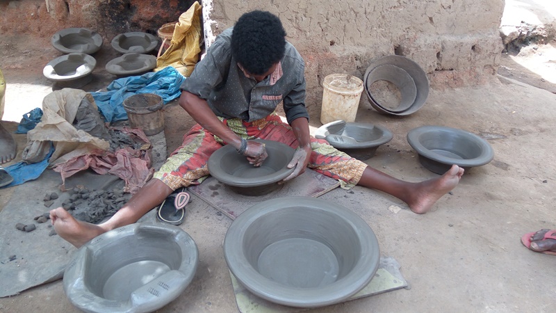 Abirukanywe mu gishanga bagiye kubumbira mu ngo