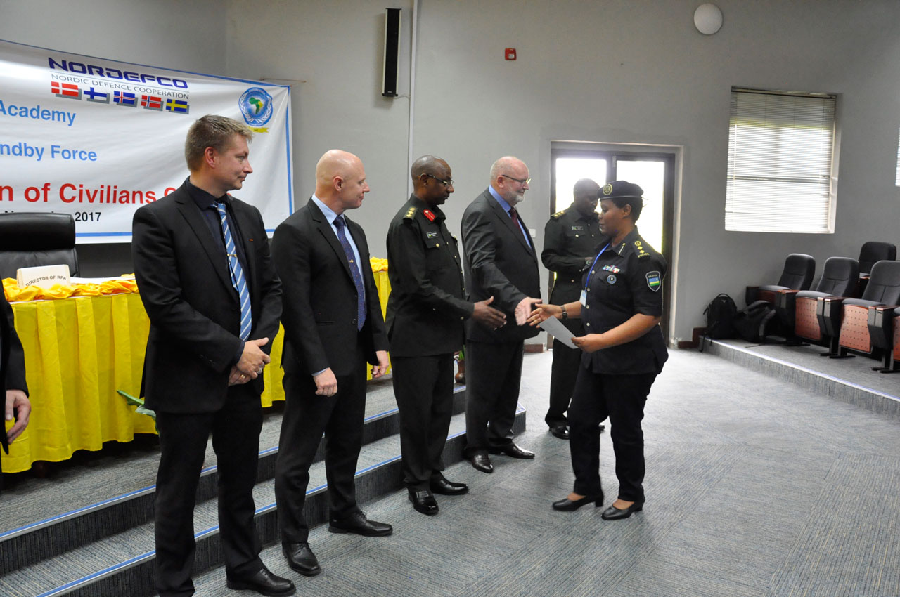 Abitabiriye amahugurwa bahawe ceritificat