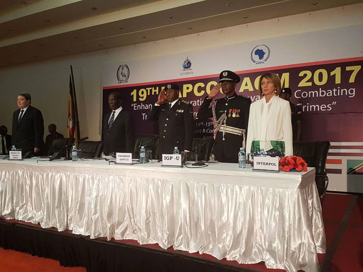 Abitabiriye inama barigira hamwe uko hanozwa gukumira ibyaha byambukiranya imipaka.