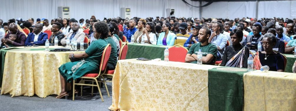 Iki gitaramo cyari cyitabiriwe n'abantu b'ingeri zitandukanye