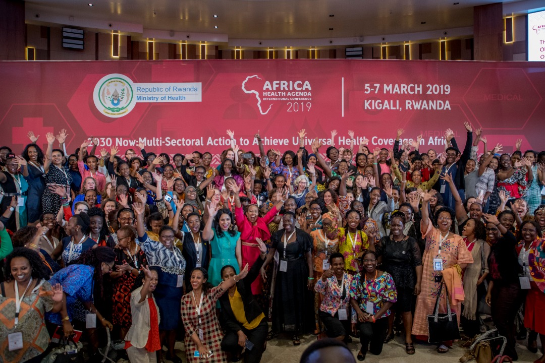 Abitabiriye iyo nama bafashe ifoto y'urwibutso imaze gusozwa