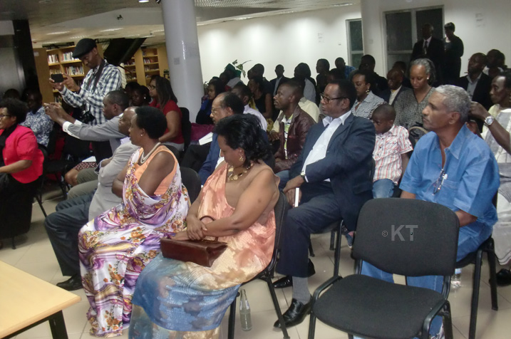 Abitabiriye uwu muhango bashima ubutwari bw'uwu mukecuru