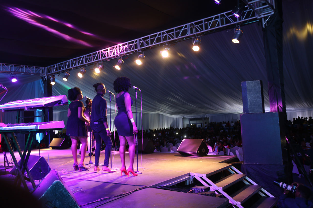 Abize ku Nyundo nibo bafashije Charly na Nina mu gucuranga no kuririmba