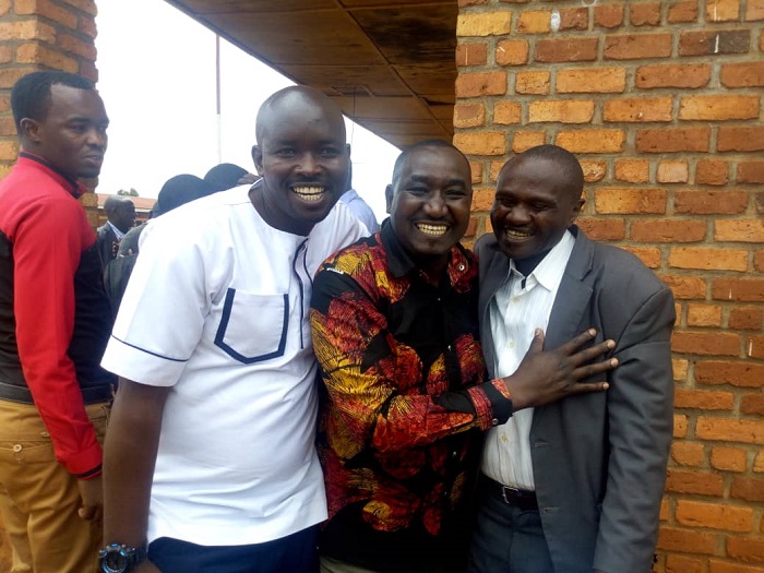 Abize i Mbogo bari bafite ubwuzu bwo guhura n'abarimu babigishije