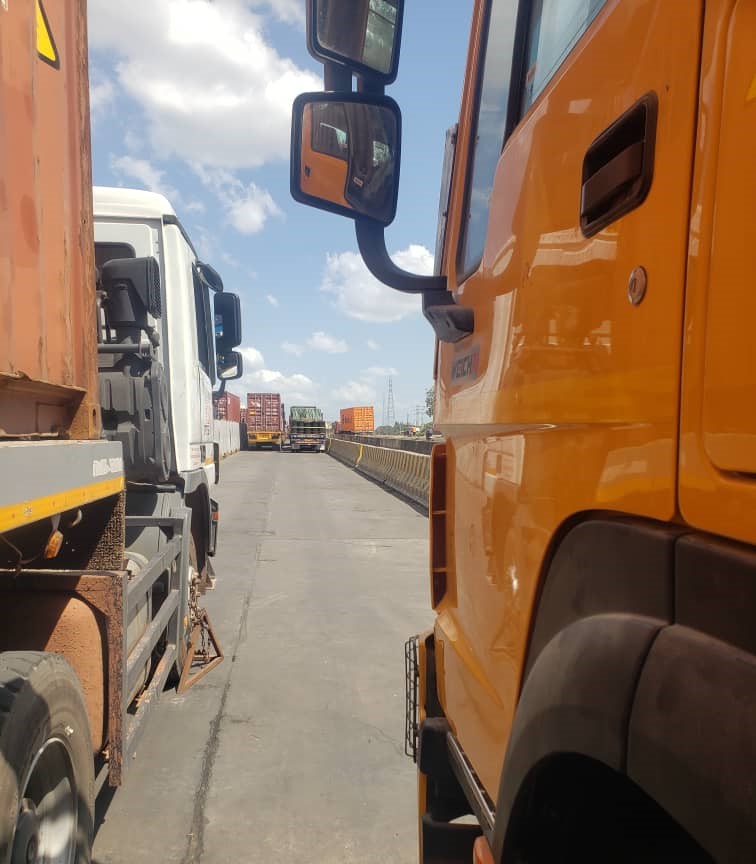 Abakoresha b'abashoferi batwara amakamyo ngo ntabwo baha agaciro abakozi babo