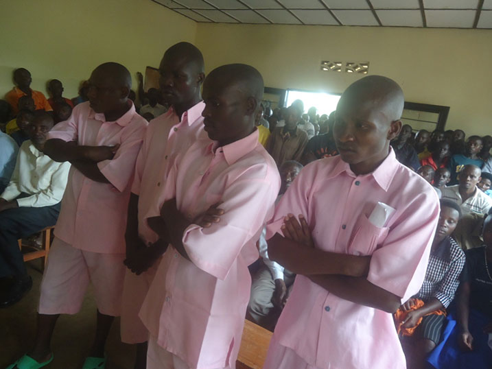 Aba bagabo bahamijwe icyaha cyo gusambanya umugore ku ngufu barangiza bakamwica.