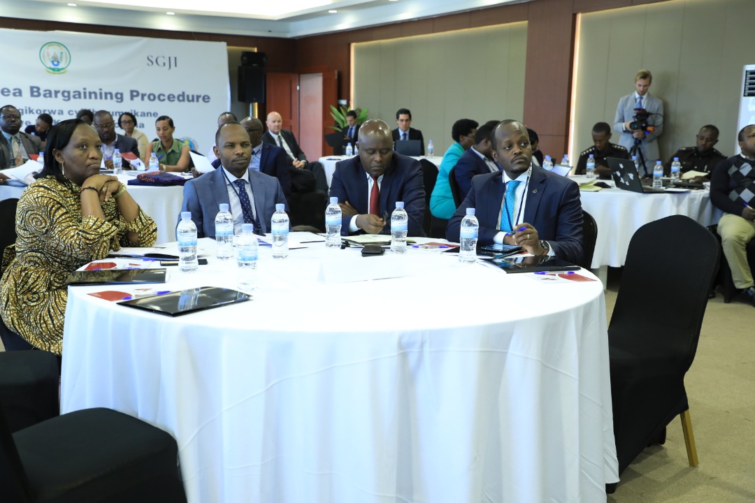 Abunganizi mu bijyanye n'amategeko bavuga ko nta mpungenge zo kubura akazi bafite