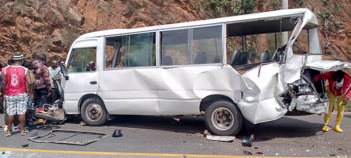 Iyi Coaster yari itwaye abagenzi, by