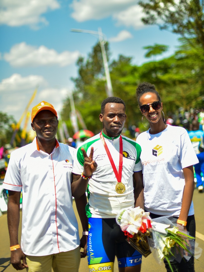 Areruya Joseph yegukanye imidari ibiri ya zahabu, yahoze akinira ikipe iterwa inkunga na Cogebanque