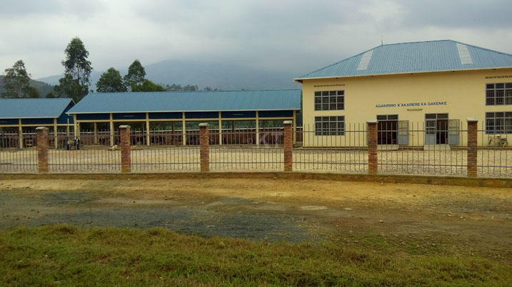 Kuba Agakiriro ka Gakenke kitaruye urusisiro ngo bituma bamwe mu bagakoreramo batabona abakiriya.