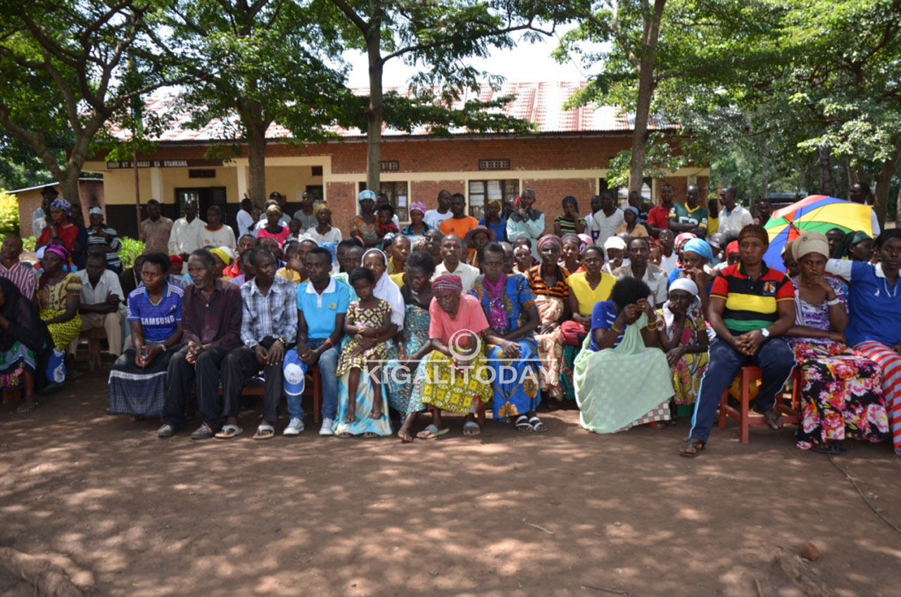 Abaturage ntibanyuzwe n'imvugo ya Meya wabo