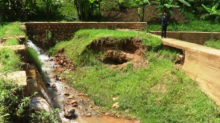 Aha ni ho amazi asukuye yakusanyirizwaga mbere yo kujya mu muyoboro ujyana mu mashini zitanga amashanyarazi.