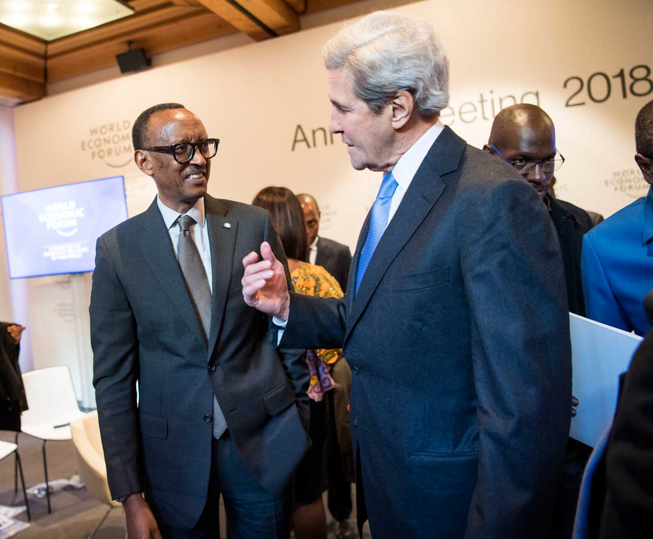 Aha Perezida Kagame yaganiraga na John Kerry wigeze kuba umunyamabanga wa Leta y'Amerika